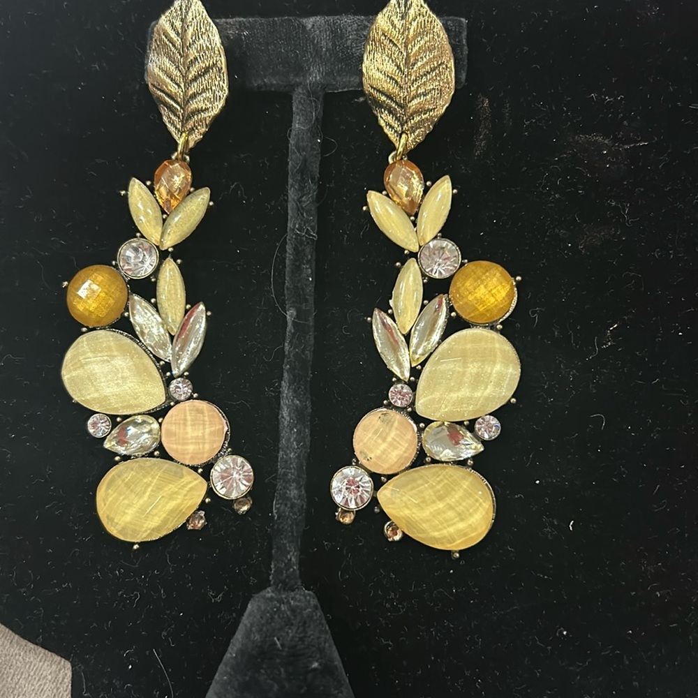 Vintage Neutral Topaz Crystal Antiqued Gold Earrings-Boutique